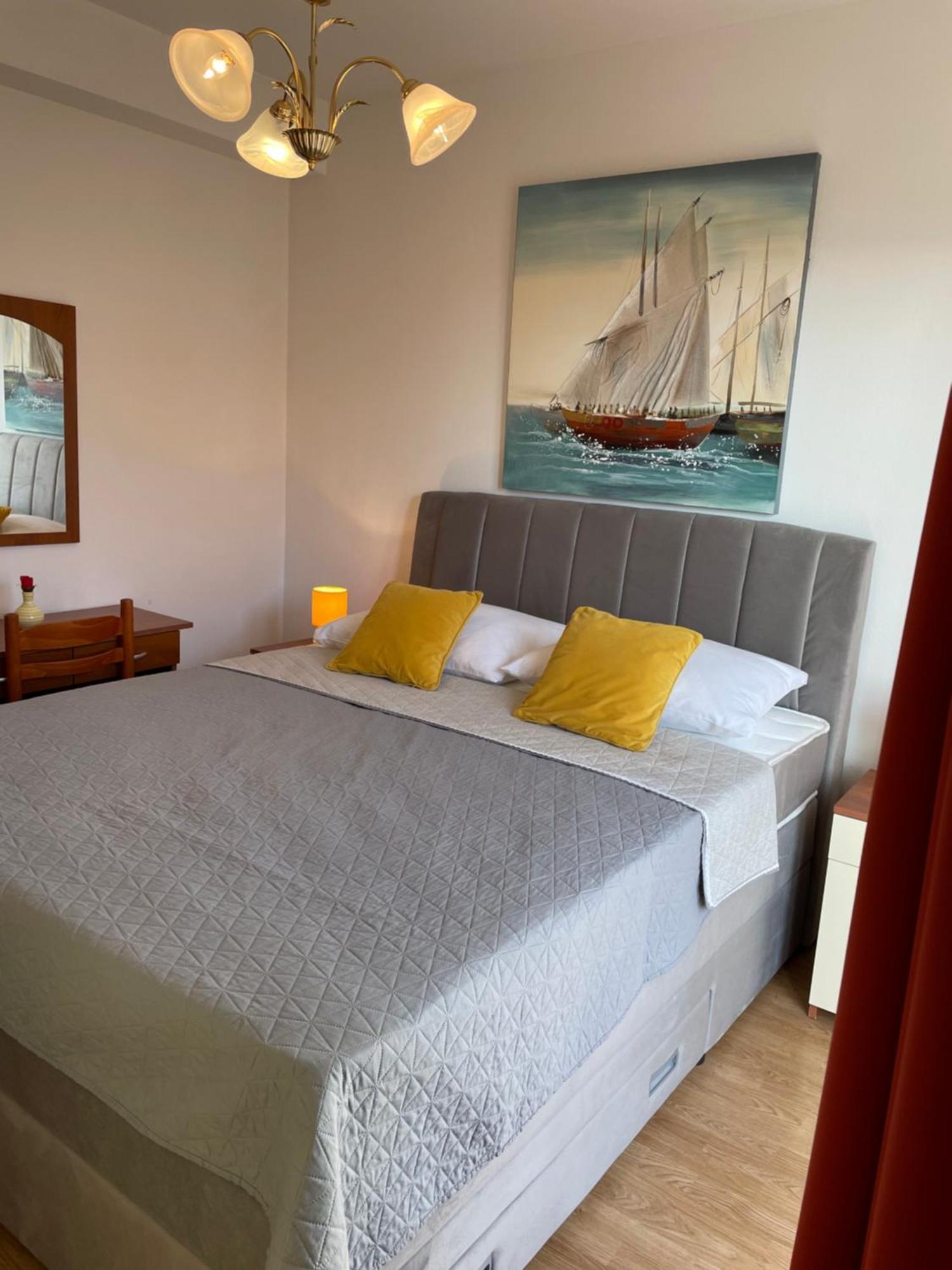 Comfortable Apartment Near The Sea Trogir Exterior photo